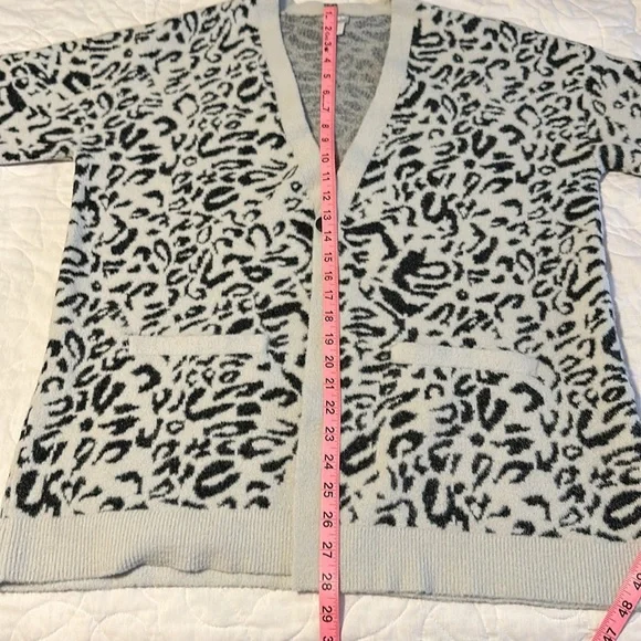 Chico’s Animal Print Sweater - Picture 6 of 9